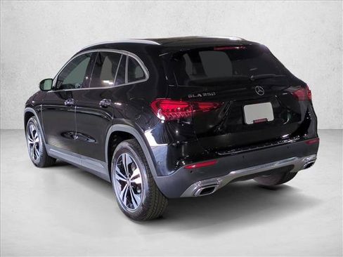 Used 2026 Mercedes-Benz GLA 250 image 8