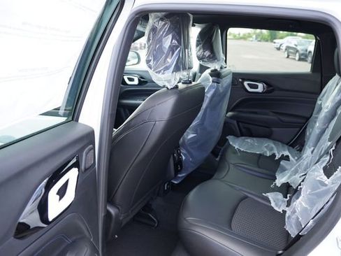 New 2025 Jeep Compass Latitude w/ Sun & Sound Group image 11