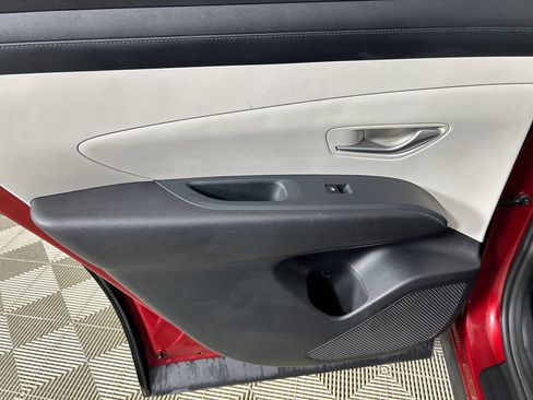 Used 2025 Hyundai Tucson SEL AWD/4WD image 16