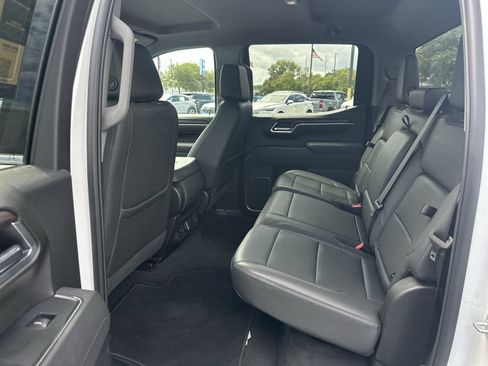 Used 2025 GMC Sierra 1500 SLT AWD/4WD image 31
