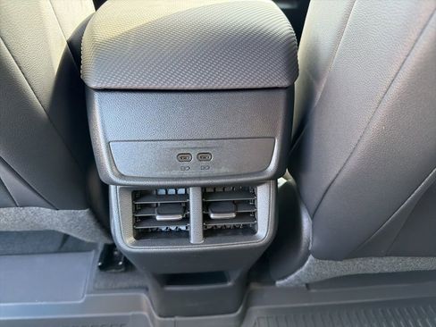 New 2026 Chevrolet Equinox LT FWD image 16
