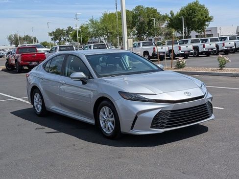 Used 2025 Toyota Camry LE FWD image 3