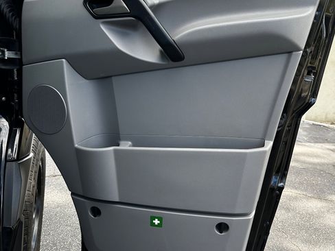 Used 2016 Mercedes-Benz Sprinter 2500 image 25