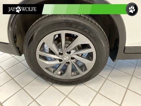 Used 2016 Nissan Rogue SL w/ SL Premium Package AWD/4WD image 6