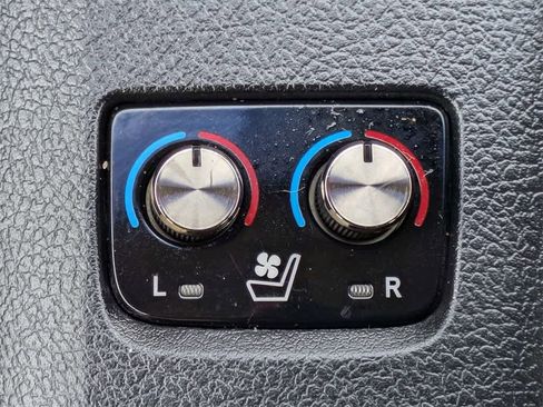 Used 2013 Toyota Avalon XLE Premium image 27