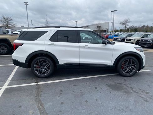 New 2025 Ford Explorer ST image 8