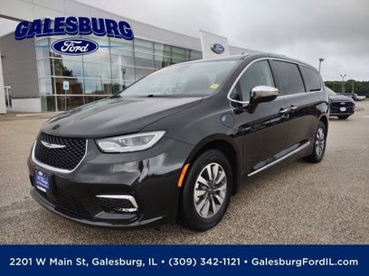 Used 2023 Chrysler Pacifica Limited