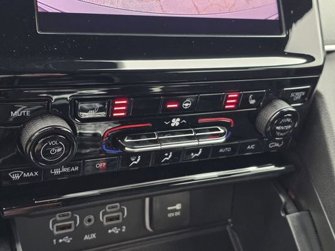 New 2025 Jeep Grand Cherokee Laredo X w/ Luxury Tech Group I RWD image 21