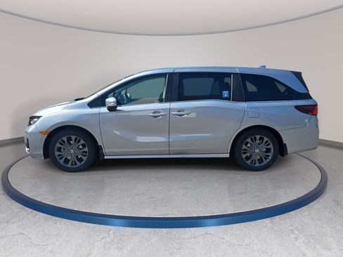 New 2026 Honda Odyssey Touring image 8