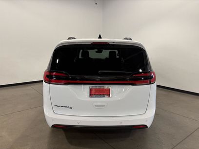Used 2023 Chrysler Pacifica Touring-L w/ S Appearance Package
