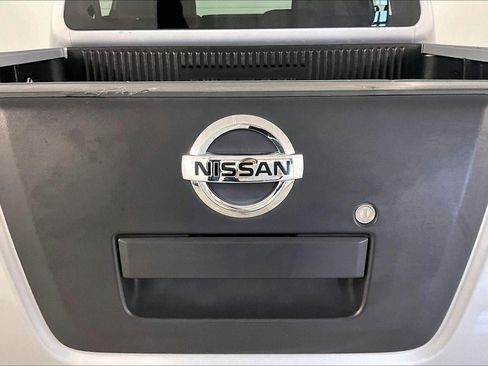 Used 2011 Nissan Frontier S image 25