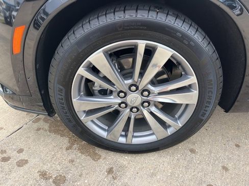 Used 2025 Cadillac XT6 Premium Luxury image 43