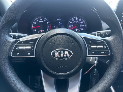 Used 2020 Kia Forte LXS FWD image 22