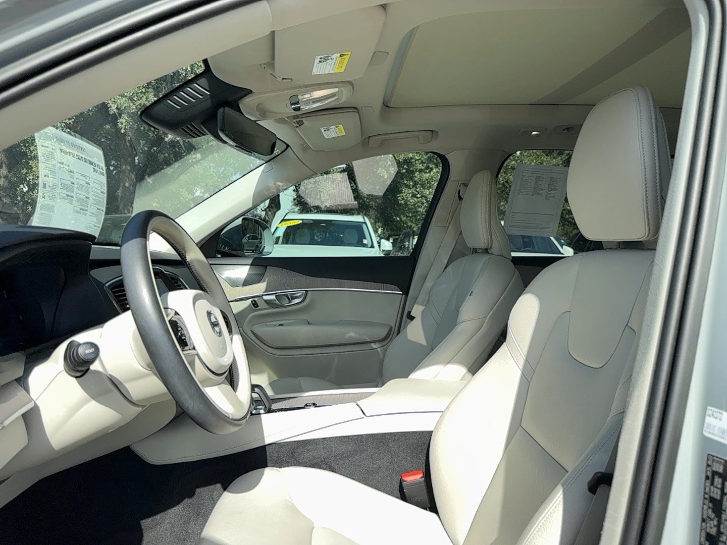 Certified 2024 Volvo XC90 T8 Plus w/ Protection Package Premier AWD/4WD image 12