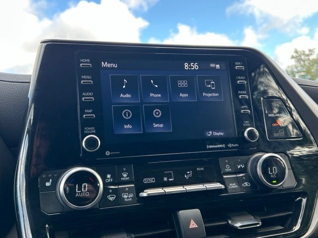 Used 2022 Toyota Highlander XLE AWD/4WD image 83