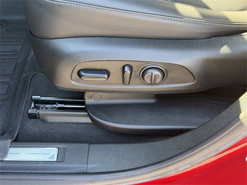 Used 2023 GMC Acadia SLT w/ Elevation Edition image 22