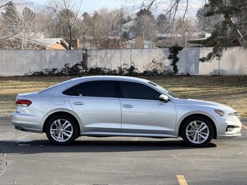 Used 2020 Volkswagen Passat 2.0T SE image 3