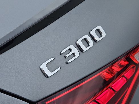 Used 2022 Mercedes-Benz C 300 Sedan image 12