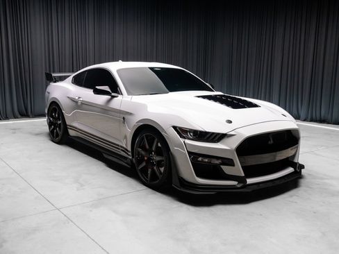 Used 2021 Ford Mustang Shelby GT500 w/ Carbon Fiber Track Pack RWD image 16