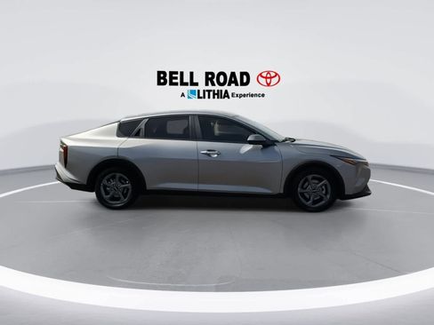 Used 2025 Kia K4 LXS image 9