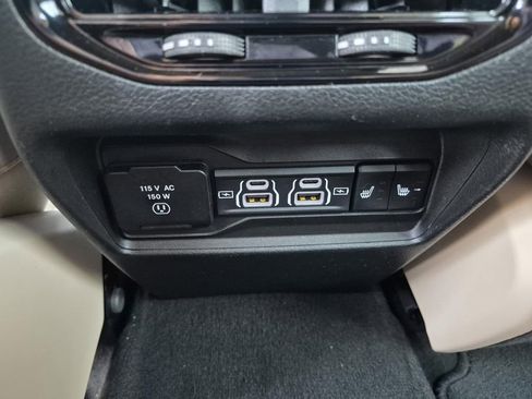 Used 2023 Jeep Grand Cherokee Limited image 16