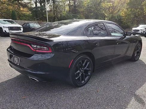 Used 2022 Dodge Charger SXT w/ Blacktop Package image 8