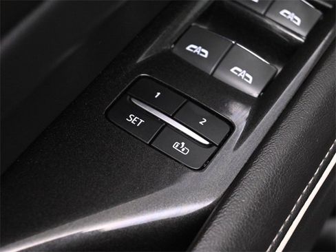 Used 2021 Cadillac Escalade ESV Premium Luxury image 42