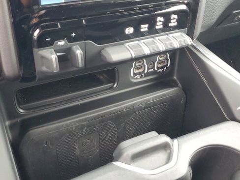 Certified 2022 RAM 3500 Laramie image 27