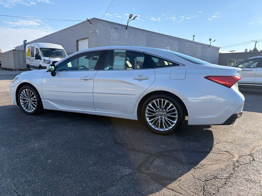 Used 2020 Toyota Avalon Limited w/ Advanced Safety Package FWD image 9