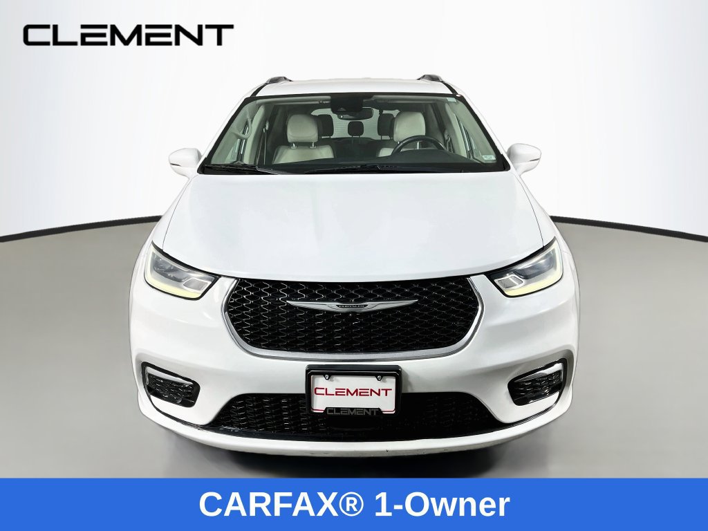 Used 2021 Chrysler Pacifica Touring-L FWD image 2
