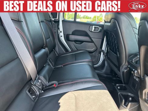 Used 2022 Jeep Gladiator Rubicon w/ Cold Weather Group AWD/4WD image 31