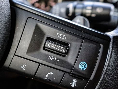 Used 2024 Nissan Rogue SV image 23