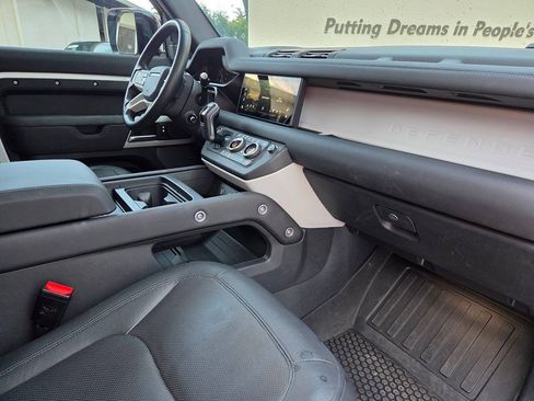Used 2024 Land Rover Defender 110 SE AWD/4WD image 14