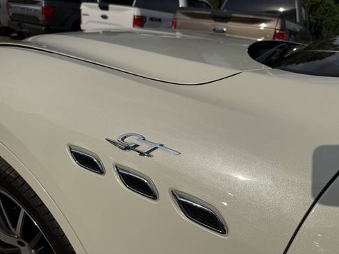 Used 2022 Maserati Levante GT AWD/4WD image 37