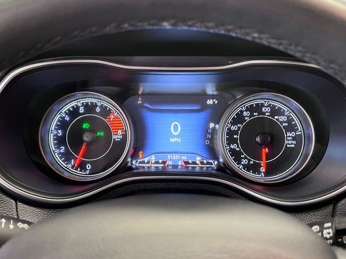 Used 2019 Jeep Cherokee Limited image 21