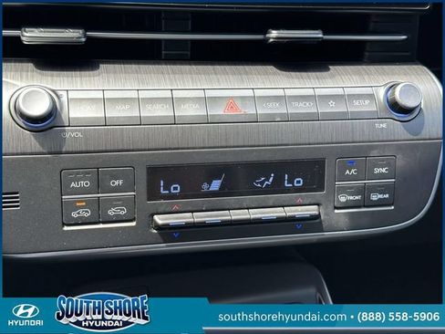 Certified 2024 Hyundai Kona Limited AWD/4WD image 34