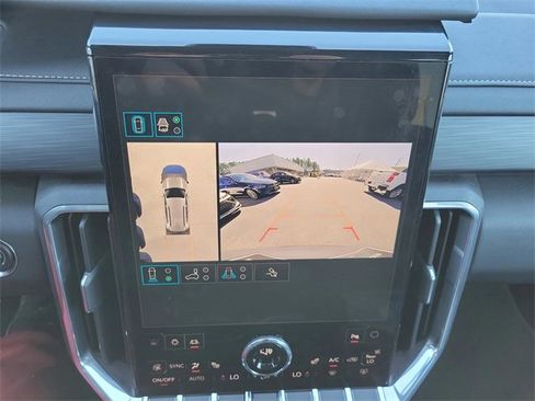 Used 2025 GMC Acadia Elevation image 22