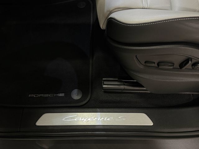 Certified 2024 Porsche Cayenne S AWD/4WD image 35