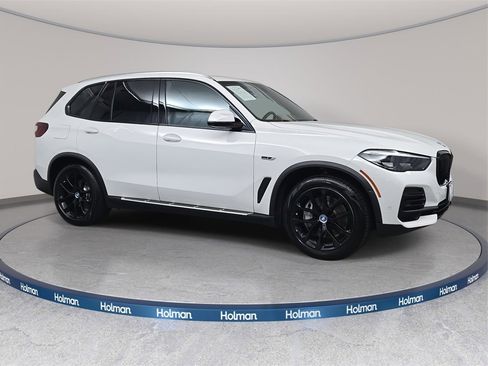 Used 2023 BMW X5 xDrive45e image 4