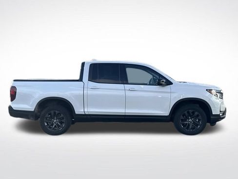 Used 2024 Honda Ridgeline Sport image 9