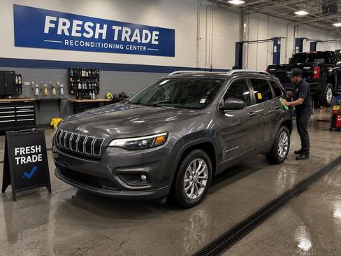 Used 2020 Jeep Cherokee Latitude Plus FWD image 1