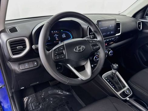 Certified 2025 Hyundai Venue SEL FWD image 13