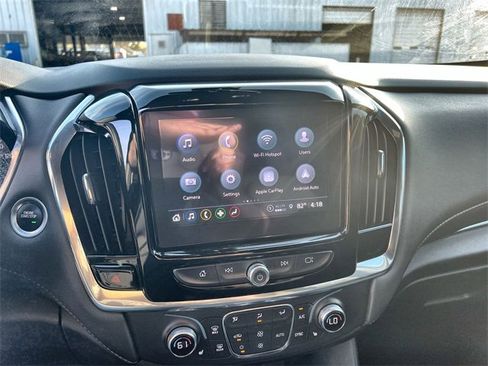 Used 2023 Chevrolet Traverse LT w/ Rear Camera Mirror Package image 13