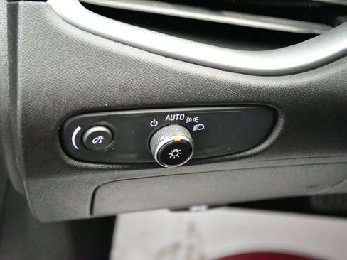 Used 2023 Chevrolet Malibu LT FWD image 13