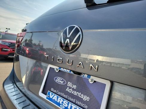 Used 2022 Volkswagen Tiguan SE AWD/4WD image 35