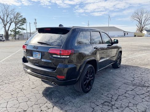Used 2020 Jeep Grand Cherokee Altitude image 5