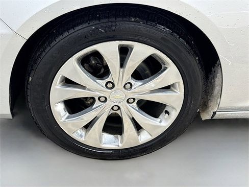 Used 2017 Chevrolet Malibu Premier image 31