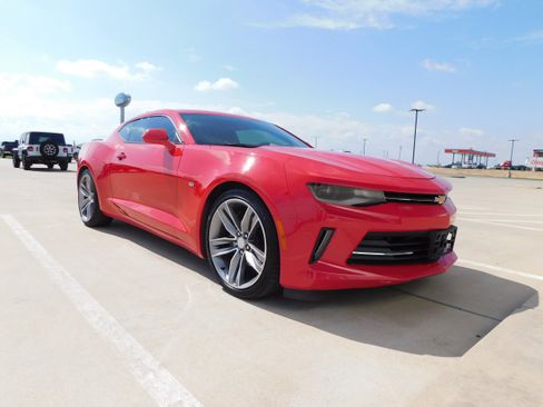 Used 2018 Chevrolet Camaro LT w/ RS Package image 7