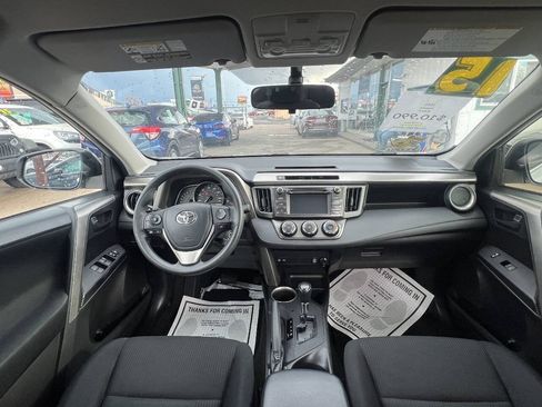 Used 2015 Toyota RAV4 LE AWD/4WD image 11