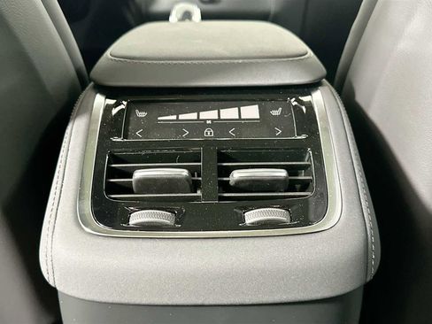 New 2025 Volvo XC90 B6 Plus w/ Protection Package Premier image 24